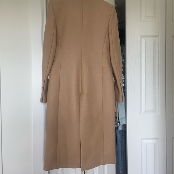 Stylist Zara coat. - Picture 2 of 3